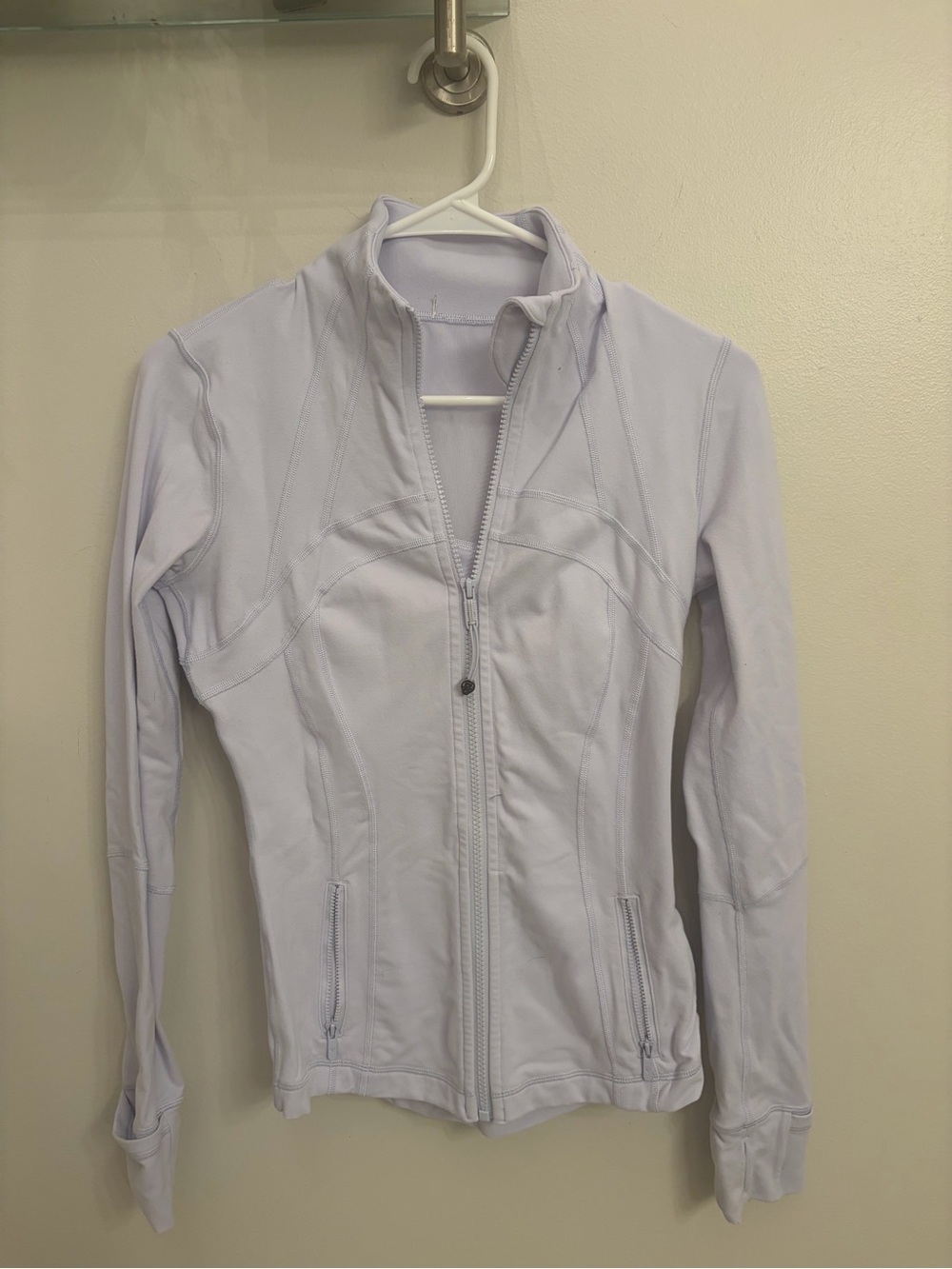 Light Lavender Women’s Zip-Front Lululemon define jacket size 4 active gym yoga